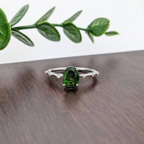 1.27cts Tsavorite Garnet Ring in Solid 14K Gold with Earth Mined Diamond Accents - Picture 4 of 7